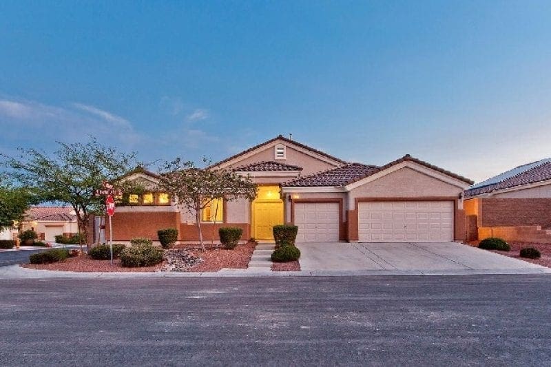 Homes Near Nellis Air Force Base / RE/MAX List For 1