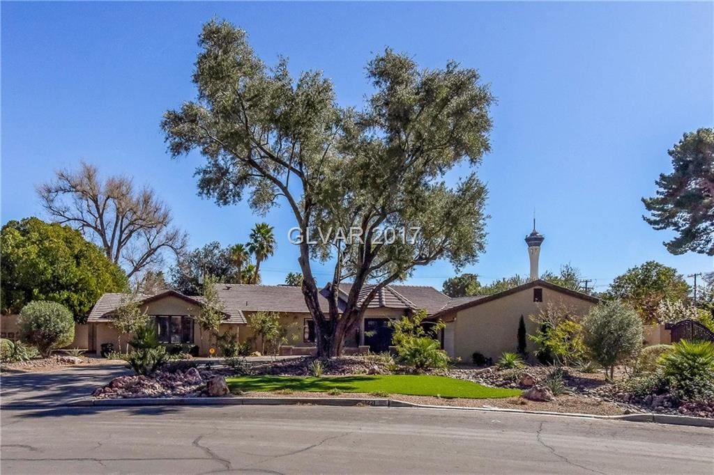 Scotch 80s Real Estate / RE/MAX List For 1