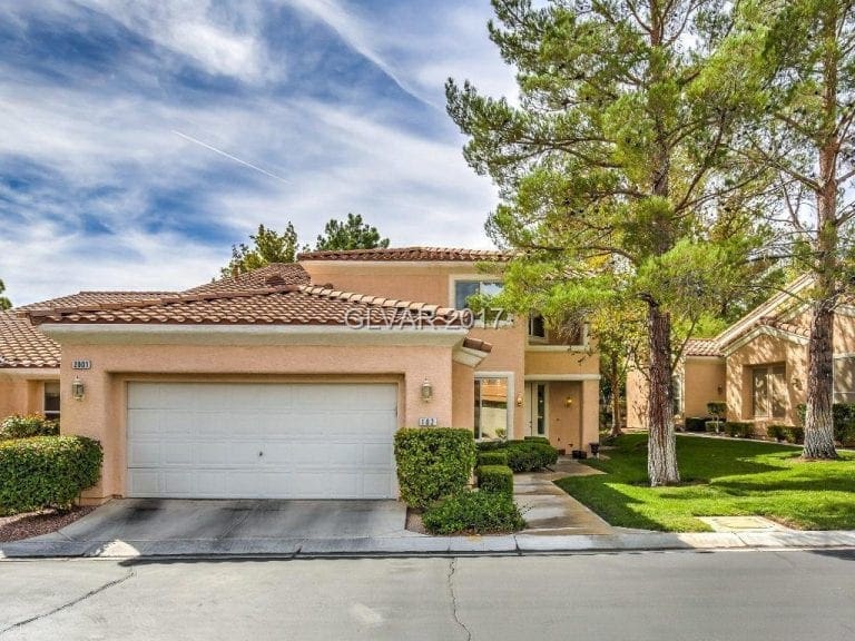 Summertrail Summerlin Village Townhomes / RE/MAX List For 1