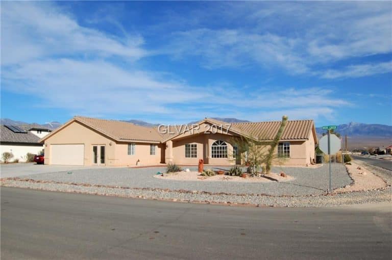 Desert Trails Pahrump NV Homes / RE/MAX List For 1