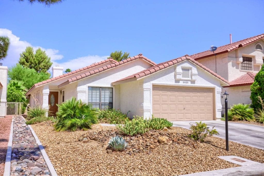 Los Prados Real Estate / RE/MAX List For 1